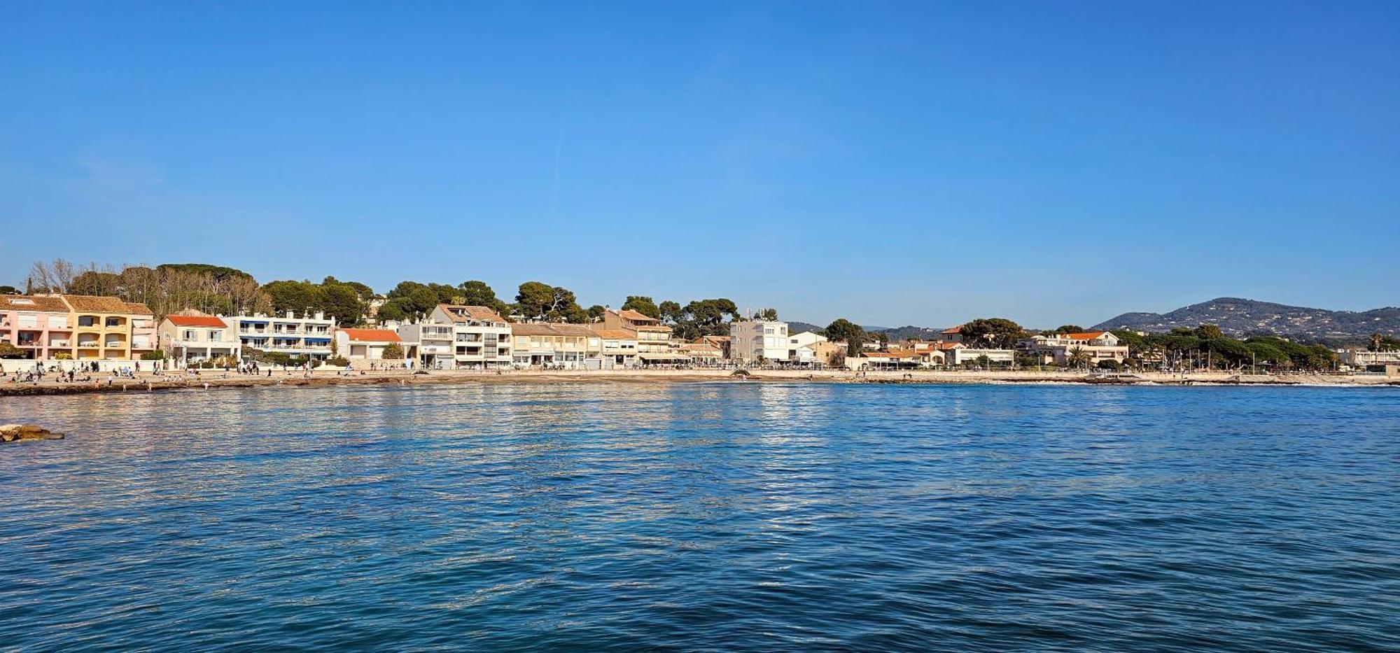 Les Pieds Dans L'Eau Apartment Saint-Cyr-sur-Mer Exterior photo