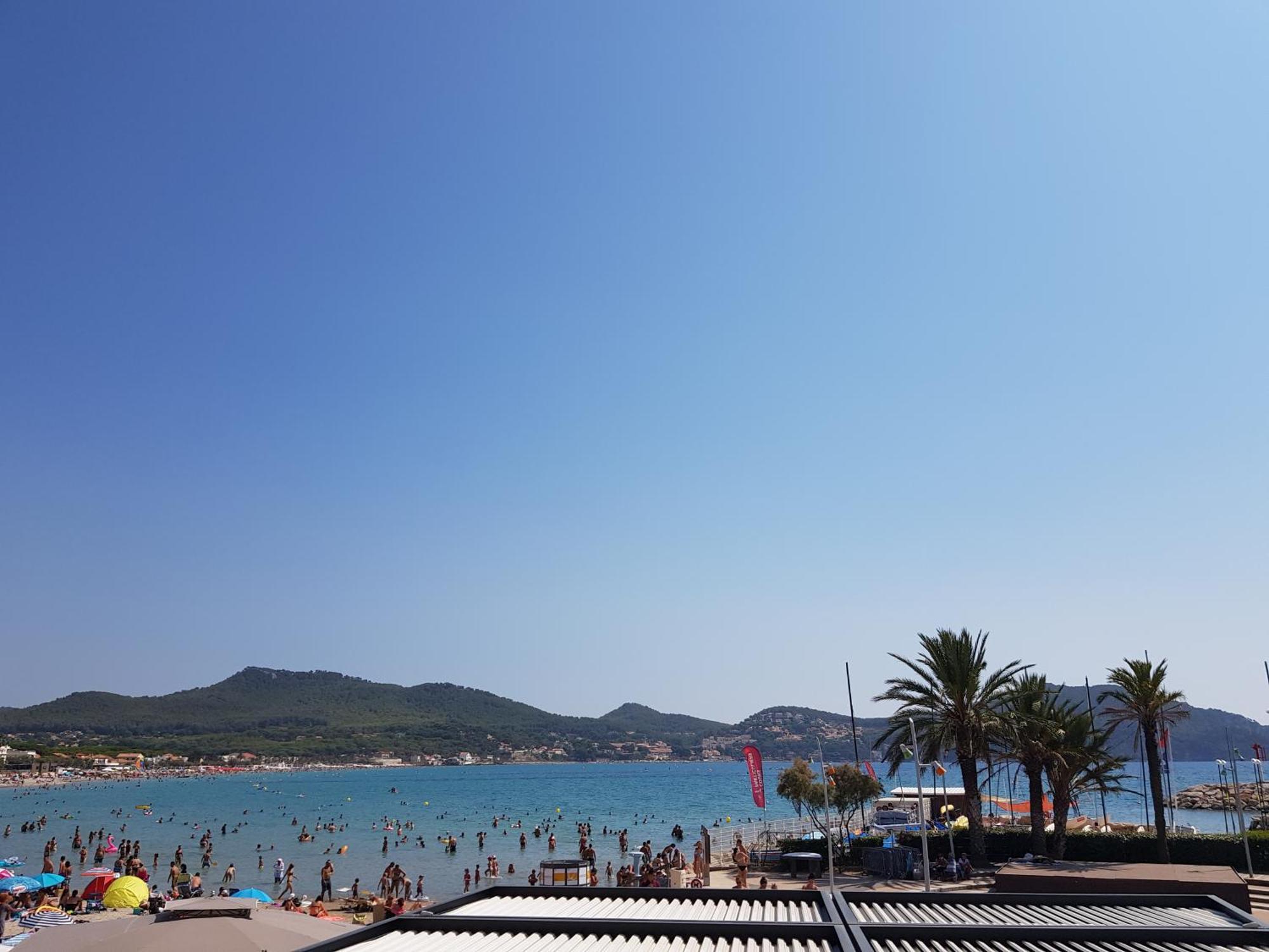 Les Pieds Dans L'Eau Apartment Saint-Cyr-sur-Mer Exterior photo