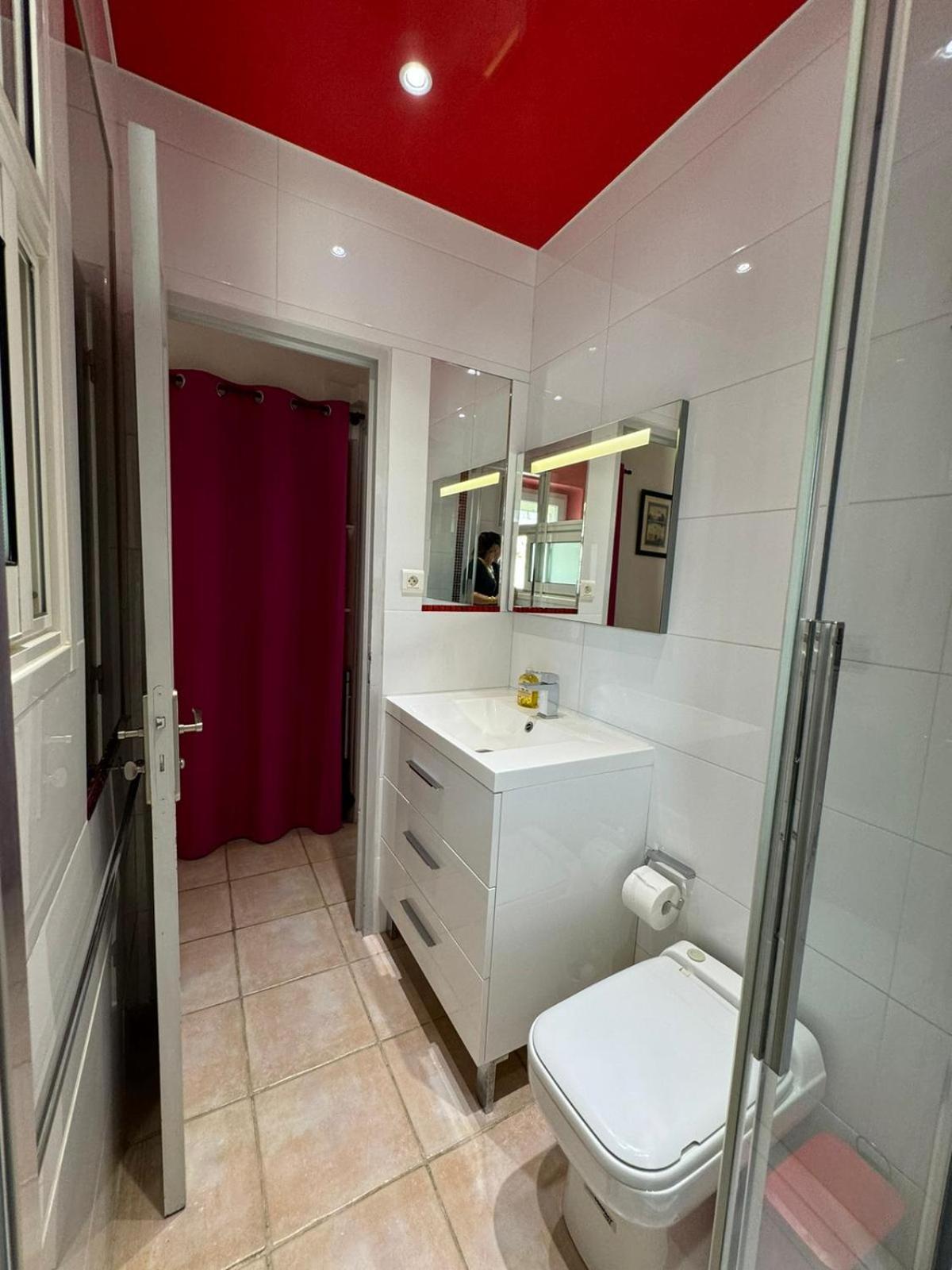 Les Pieds Dans L'Eau Apartment Saint-Cyr-sur-Mer Exterior photo