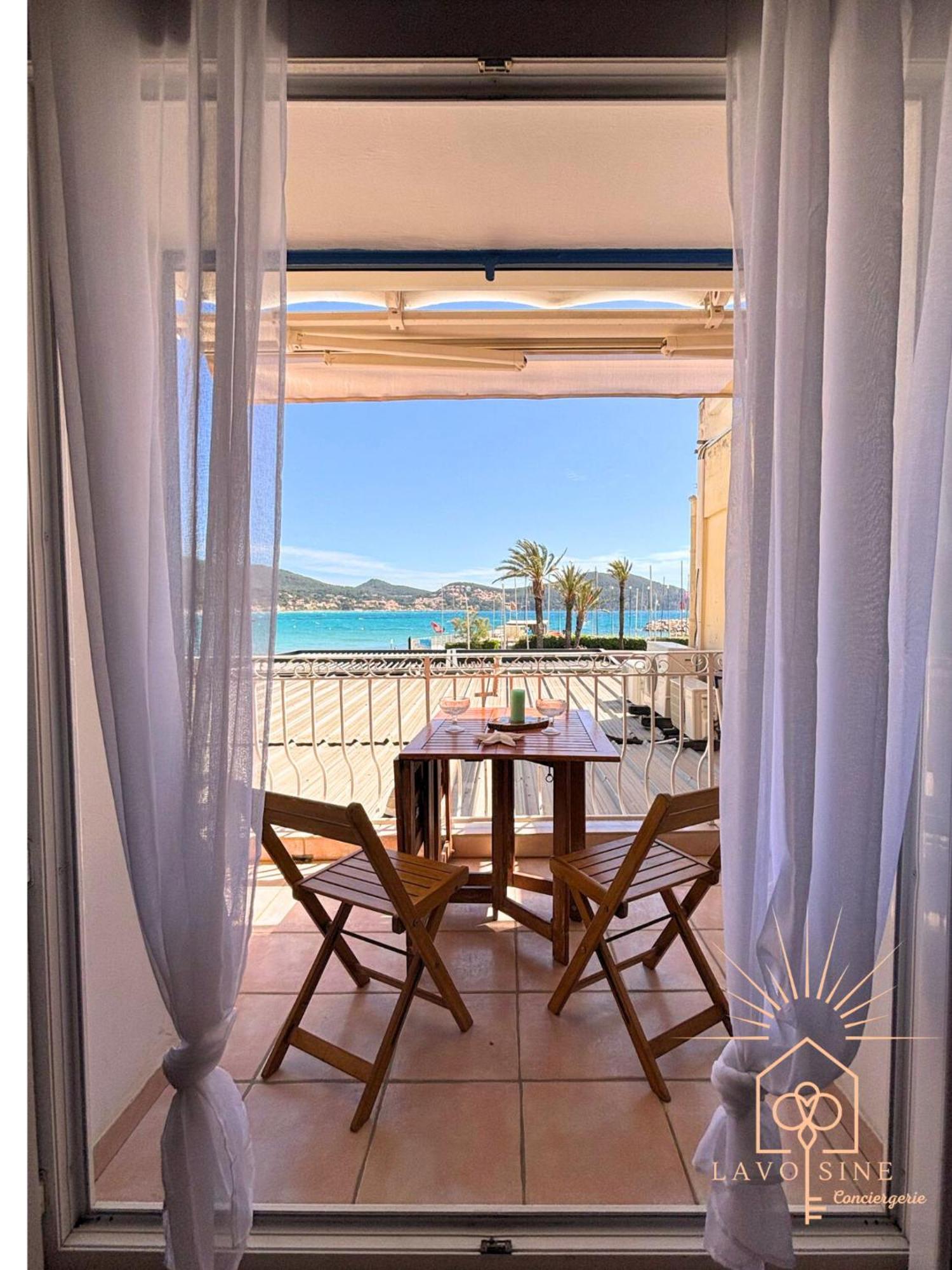 Les Pieds Dans L'Eau Apartment Saint-Cyr-sur-Mer Exterior photo