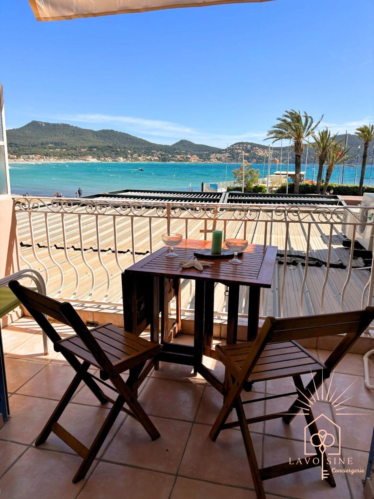 Les Pieds Dans L'Eau Apartment Saint-Cyr-sur-Mer Exterior photo